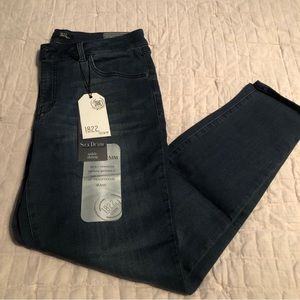 1822 Denim Women’s Ankle Skinny Jeans 12 Women’s 1822 silk denim ankle